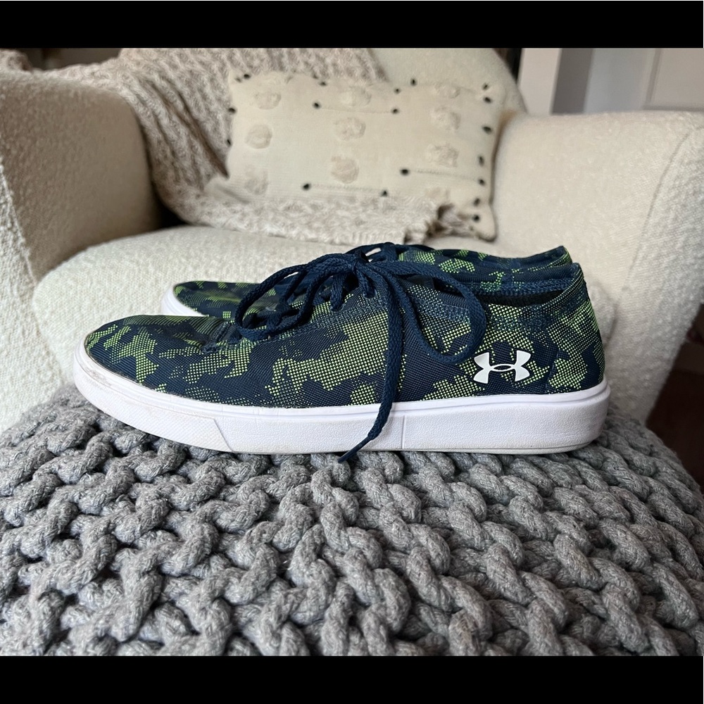 Under Armour Camo casual tennis shoes